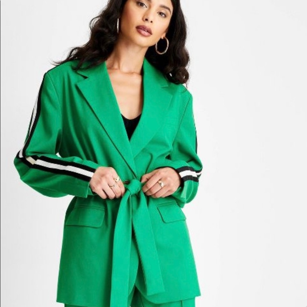 Green blazer with black and white stripe along sleeves need size  XL